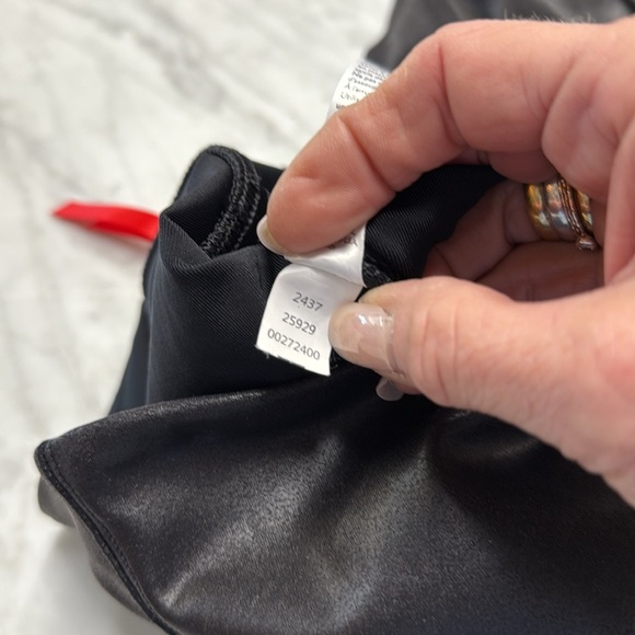 Spanx Faux Leather Look Leggings Size M - Picture 10 of 10